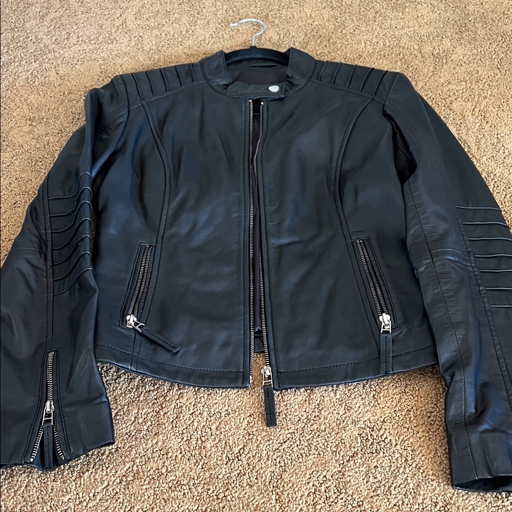 Elegant Black Leather Jacket